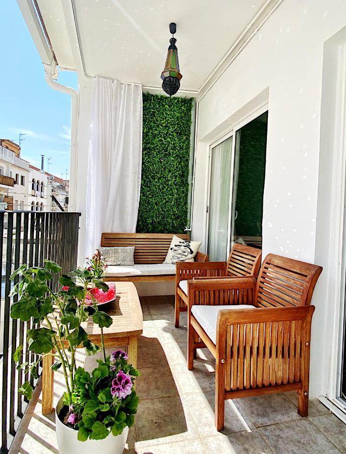 Abbott Apartment - 1 Min From The Beach - 100M2 - Sleeps 8 Ситжес Екстериор снимка