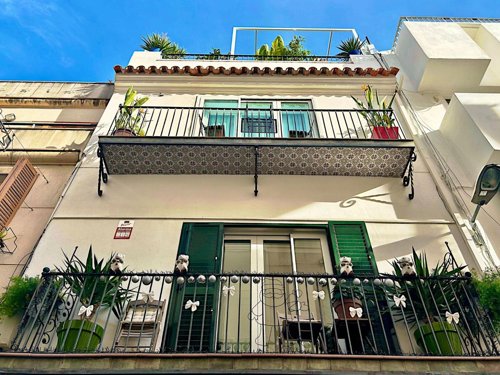 Abbott Apartment - 1 Min From The Beach - 100M2 - Sleeps 8 Ситжес Екстериор снимка