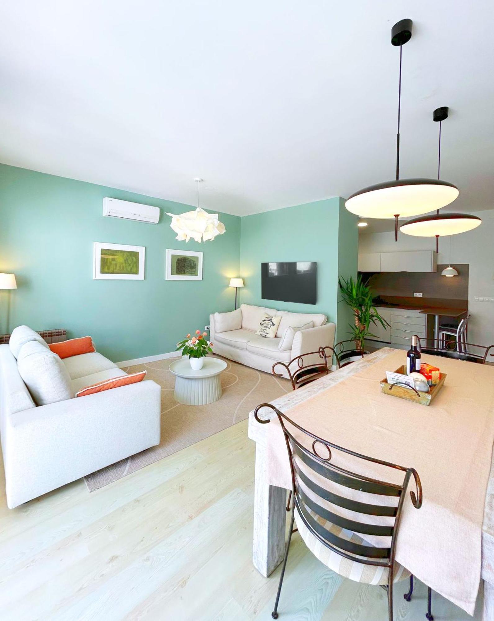 Abbott Apartment - 1 Min From The Beach - 100M2 - Sleeps 8 Ситжес Екстериор снимка
