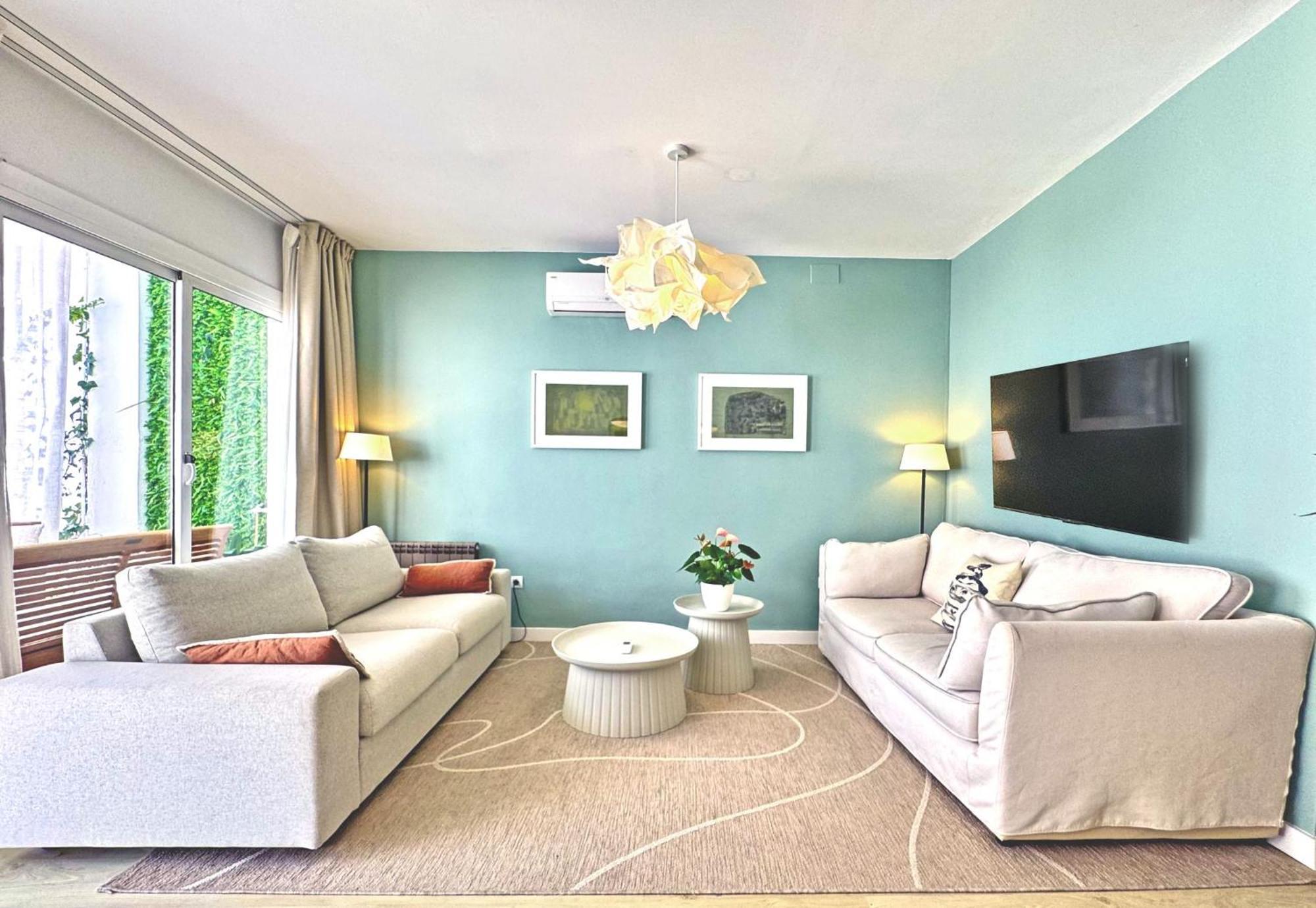 Abbott Apartment - 1 Min From The Beach - 100M2 - Sleeps 8 Ситжес Екстериор снимка