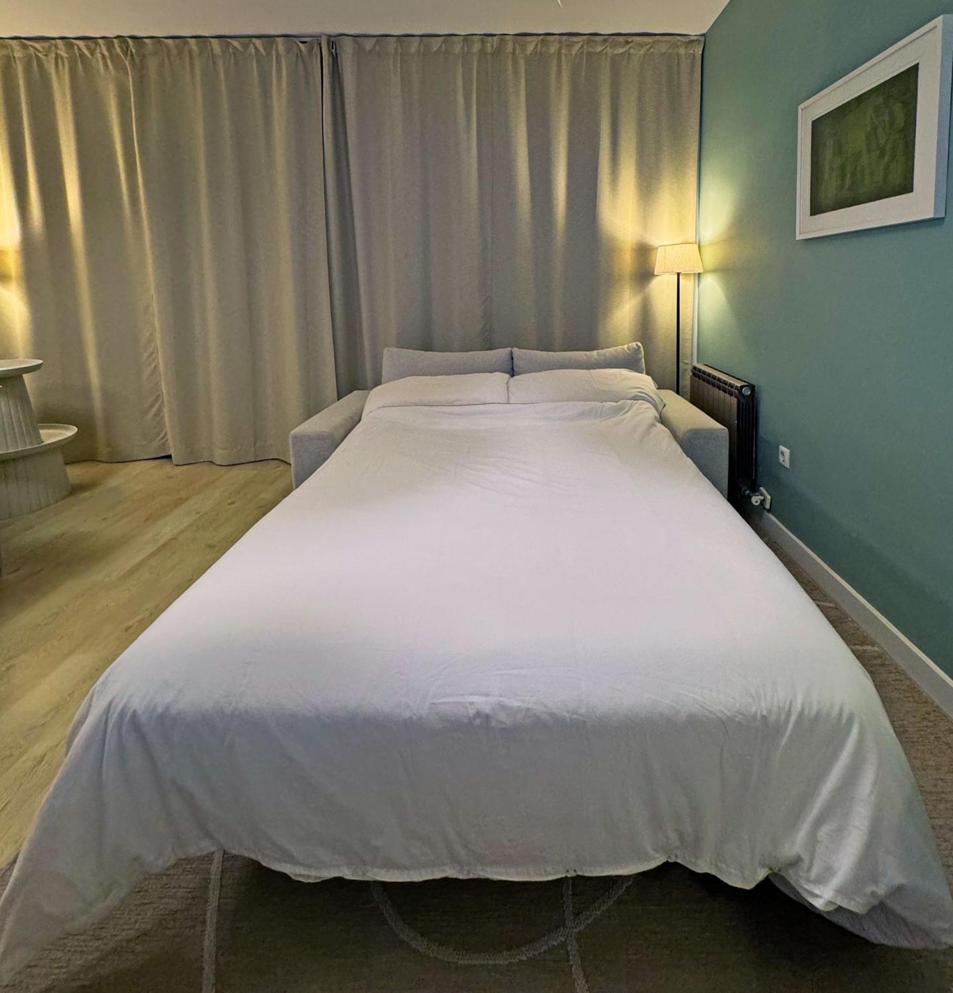 Abbott Apartment - 1 Min From The Beach - 100M2 - Sleeps 8 Ситжес Екстериор снимка